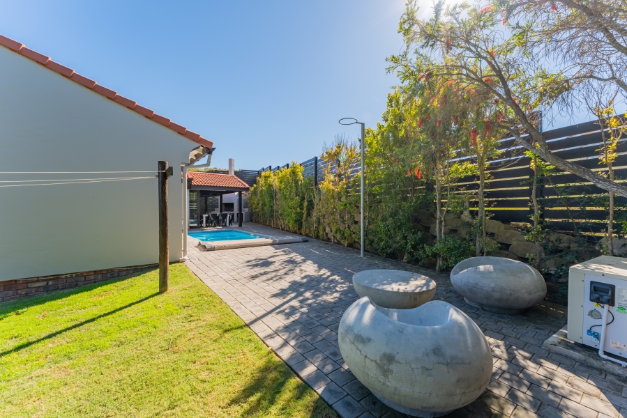 4 Bedroom Property for Sale in St Francis On Sea Eastern Cape